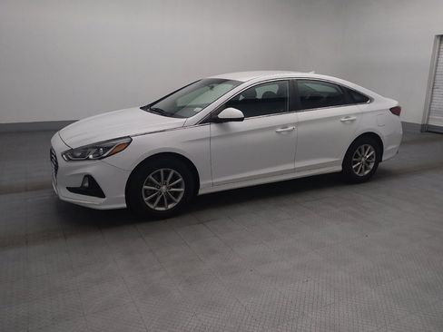 Used 2019 Hyundai Sonata SE FWD image 2