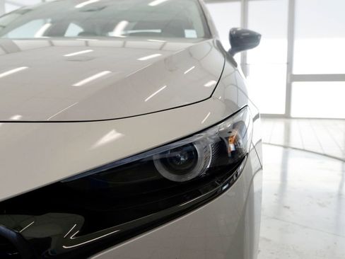 Certified 2025 MAZDA MAZDA3 2.5 Turbo Sedan w/Premium Plus image 11