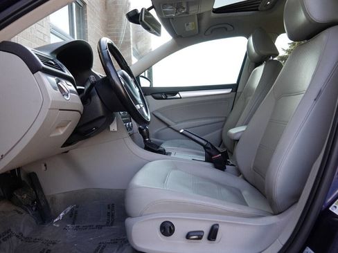 Used 2012 Volkswagen Passat 2.5 SE FWD image 50