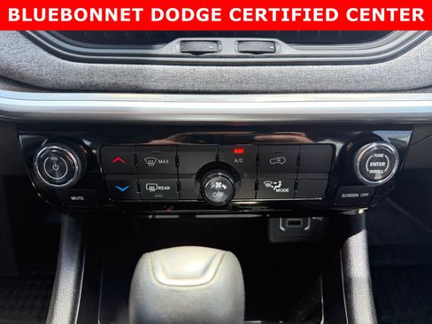 Used 2025 Jeep Compass Latitude AWD/4WD image 17