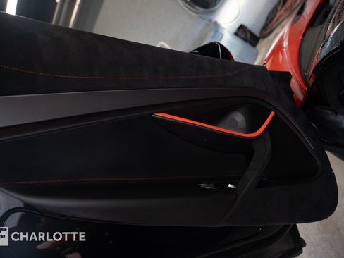 Used 2025 McLaren 750S Spider RWD image 20