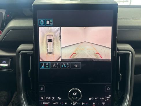 Used 2025 GMC Yukon Denali image 46