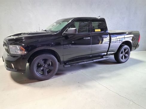 Used 2021 RAM 1500 Express w/ Wheel & Sound Group image 17