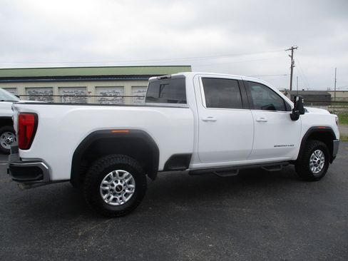 Used 2022 GMC Sierra 2500 SLE w/ SLE Convenience Package image 4