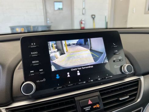 Used 2019 Honda Accord LX image 25