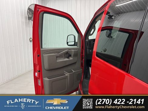 Used 2024 Chevrolet Express 3500 LT w/ LT Preferred Equipment Group RWD image 8