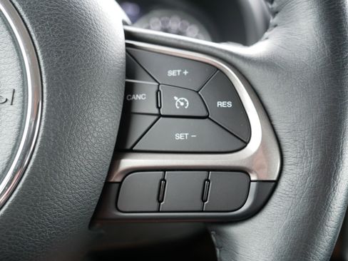 Used 2022 Jeep Renegade Latitude w/ Convenience Group AWD/4WD image 29