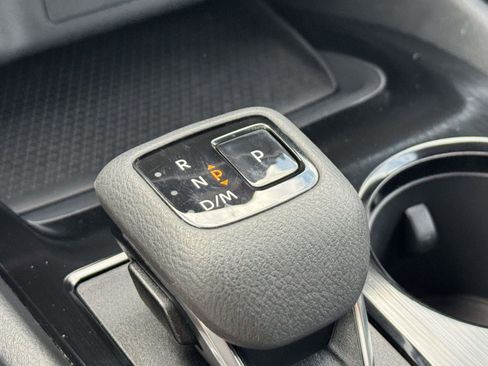 Used 2025 Nissan Rogue S image 14