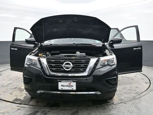 Used 2018 Nissan Pathfinder S image 39