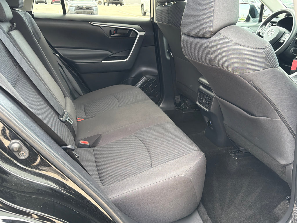 Used 2024 Toyota RAV4 LE AWD/4WD image 10