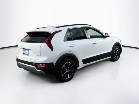 Used 2023 Kia Niro EX FWD image 5