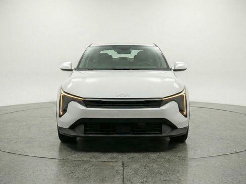 Used 2025 Kia K4 FWD image 2