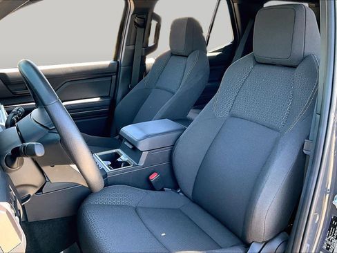 Used 2025 Toyota 4Runner SR5 AWD/4WD image 7