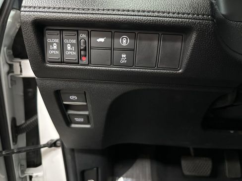 Used 2024 Honda Odyssey Sport image 30
