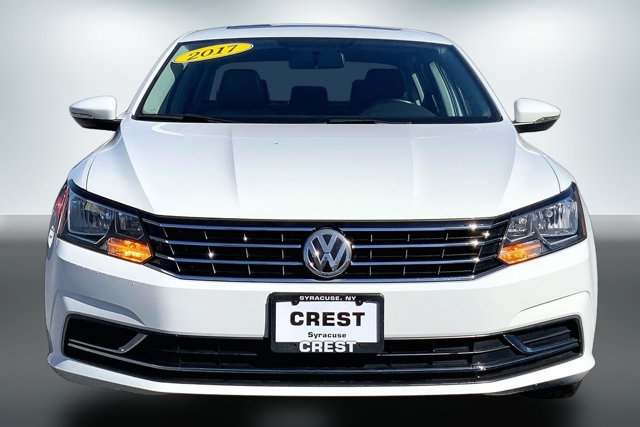 Used 2017 Volkswagen Passat 1.8T SE FWD image 2