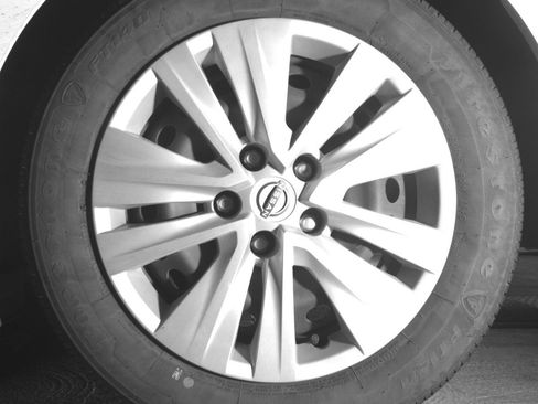 Used 2025 Nissan Sentra S FWD image 14