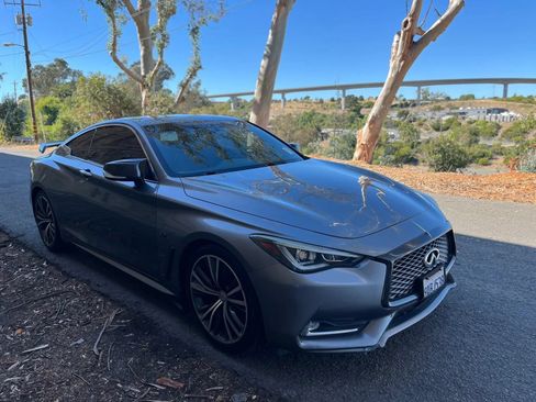 Used 2018 INFINITI Q60 3.0t Luxe RWD image 7