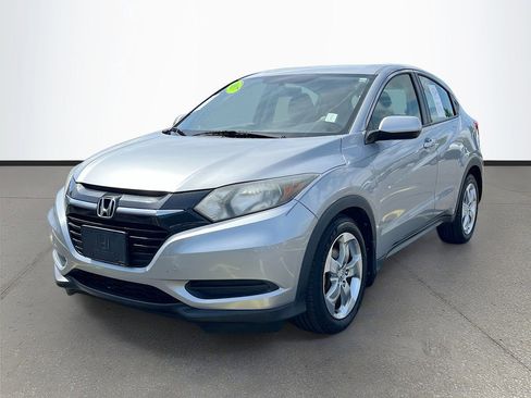 Used 2017 Honda HR-V LX image 3