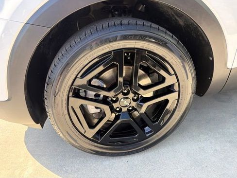 Certified 2023 Kia Telluride SX Prestige X-Line AWD/4WD image 9