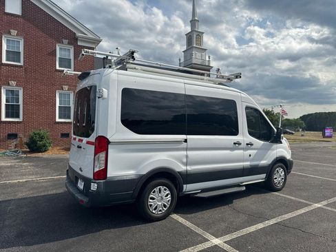 Used 2018 Ford Transit 150 XLT RWD image 4