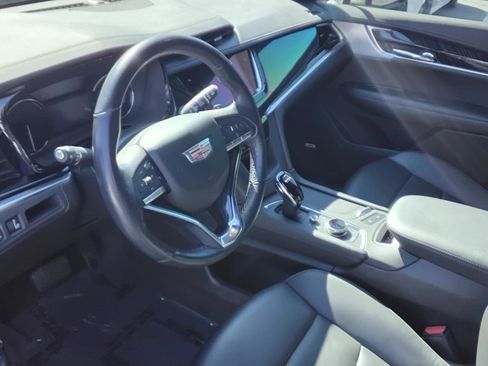 Used 2023 Cadillac XT6 Premium Luxury image 17