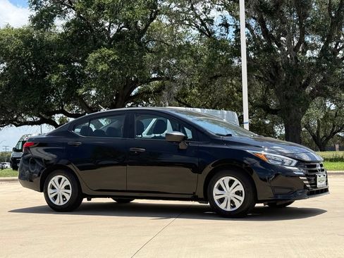 Used 2025 Nissan Versa S FWD image 6