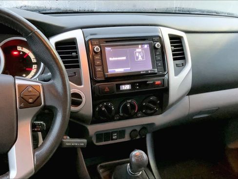 Used 2014 Toyota Tacoma 4x4 Double Cab w/ TRD Sport Package image 7