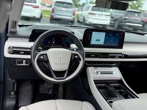 Used 2025 Lincoln Aviator Reserve w/ Jet Appearance Package AWD/4WD image 8