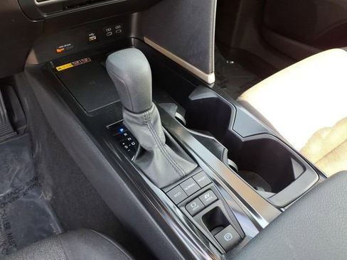 Used 2025 Toyota Camry LE FWD image 23