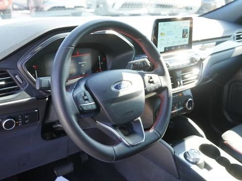 Used 2025 Ford Escape ST-Line image 18