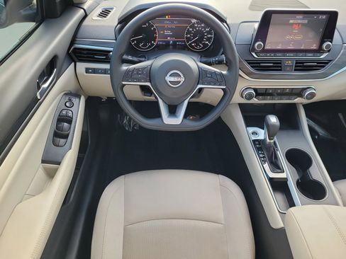 Certified 2025 Nissan Altima 2.5 SV image 15