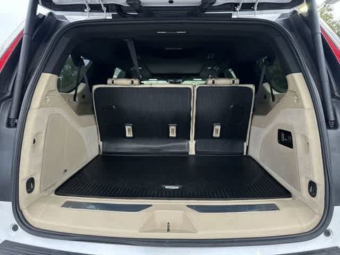 Used 2023 Cadillac Escalade ESV Premium Luxury image 31