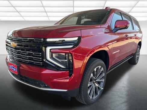 New 2025 Chevrolet Suburban High Country image 2
