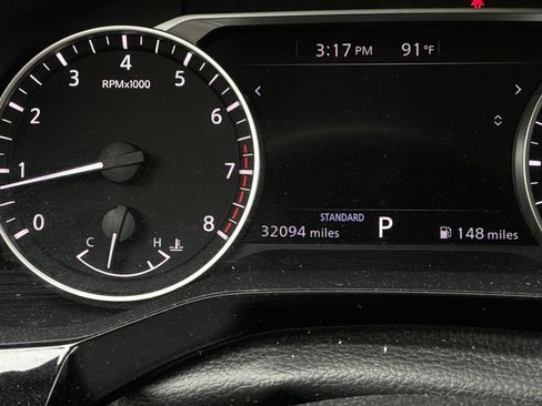 Used 2025 Nissan Pathfinder SV FWD image 40