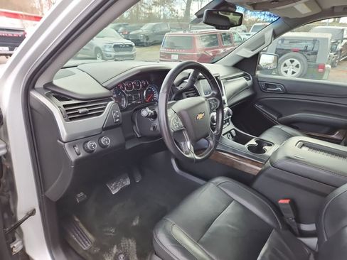 Used 2015 Chevrolet Suburban LT w/ Luxury Package image 13
