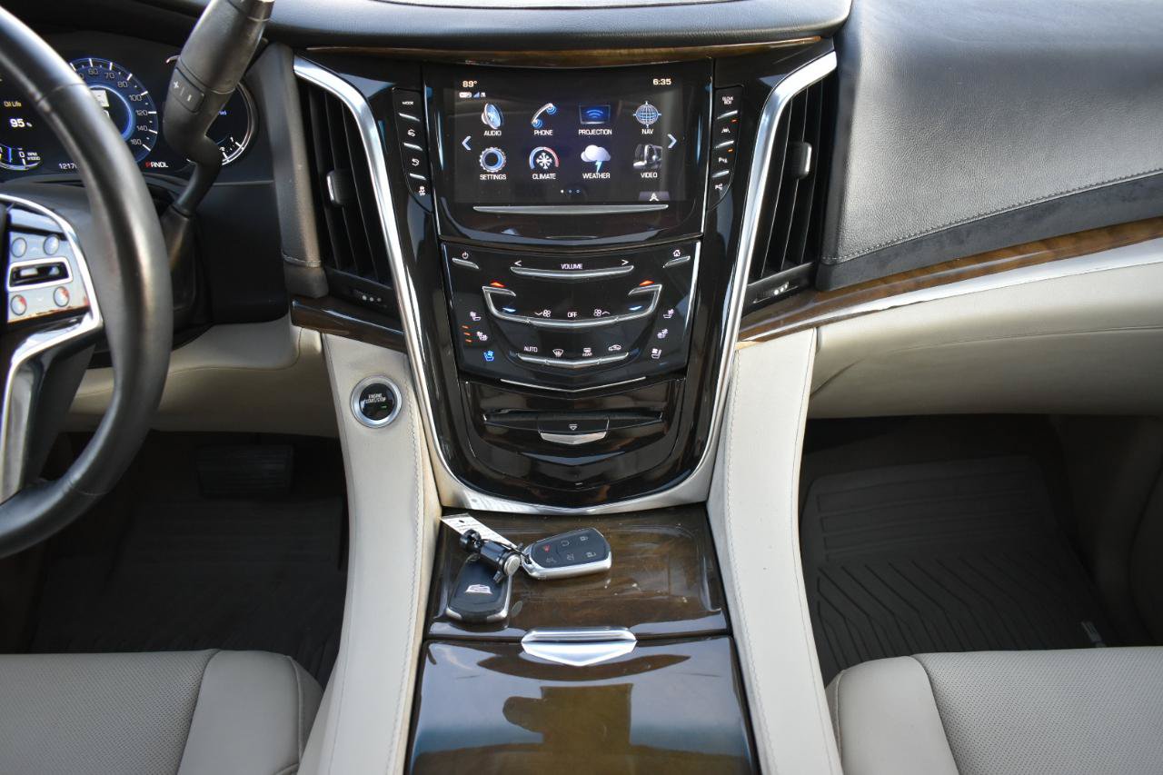 Used 2018 Cadillac Escalade Premium Luxury w/ LPO, Radiant Package AWD/4WD image 19