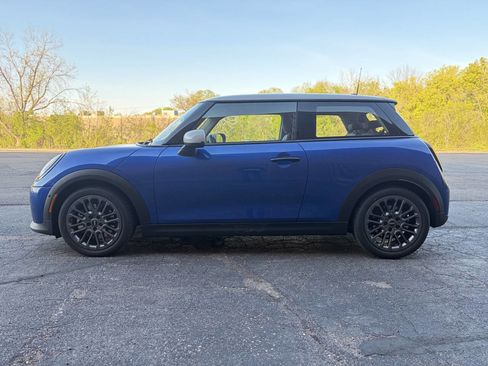 Used 2025 MINI Cooper 2-Door Hardtop FWD image 4