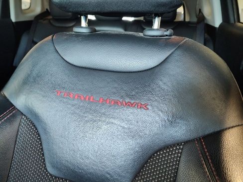 Used 2019 Jeep Compass Trailhawk image 14