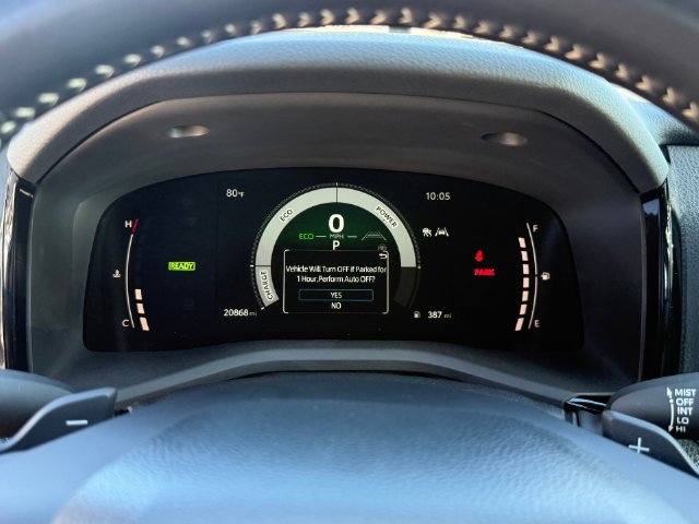 Used 2025 Toyota Camry SE FWD image 19