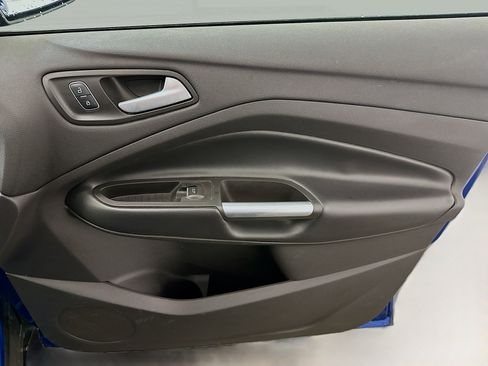 Used 2019 Ford Escape SE image 32