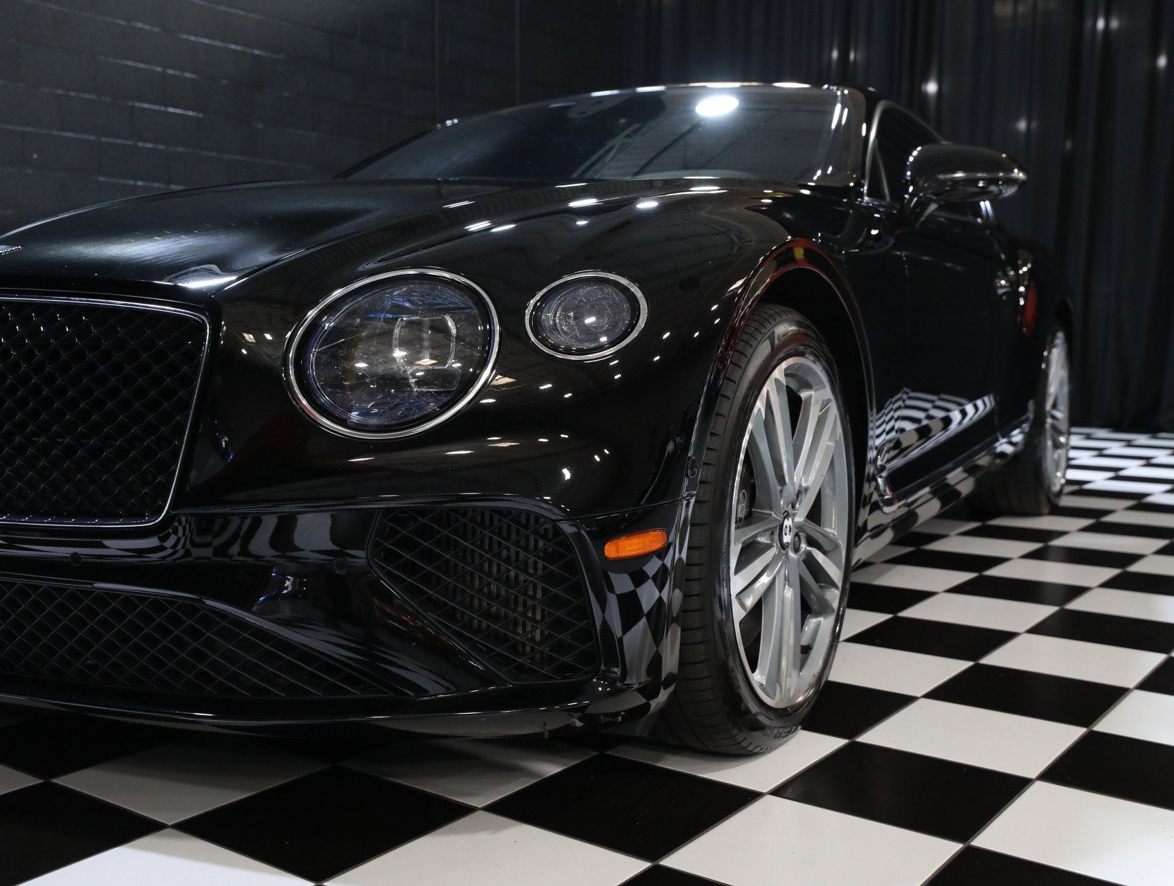 Used 2024 Bentley Continental GT Mulliner AWD/4WD image 9