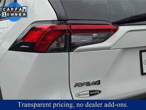 Used 2022 Toyota RAV4 XLE w/ XLE Grade Weather Package AWD/4WD image 9