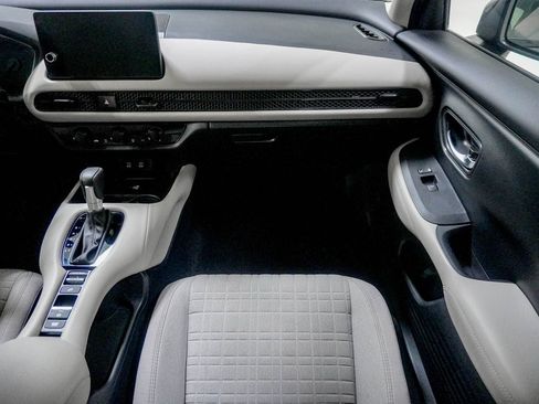 Certified 2026 Honda HR-V LX image 28