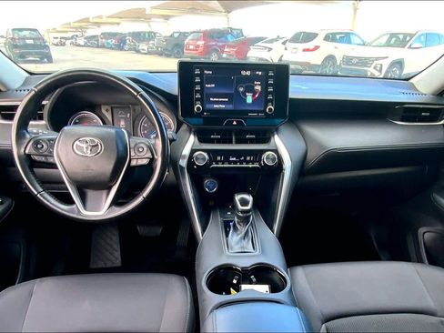 Used 2022 Toyota Venza LE image 15