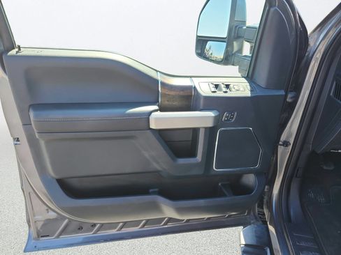 Used 2022 Ford F250 Lariat AWD/4WD image 23