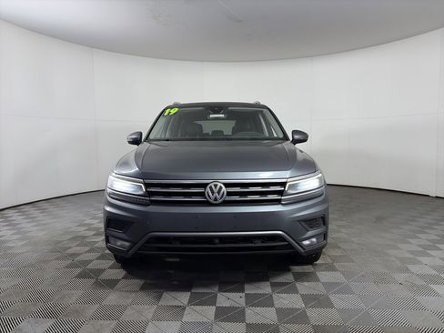 Used 2019 Volkswagen Tiguan SEL Premium image 2