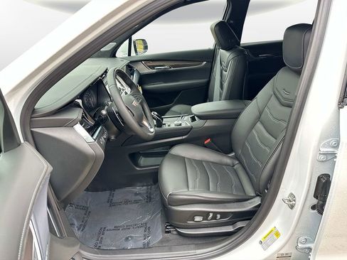 New 2025 Cadillac XT6 Sport w/ Platinum Package image 8