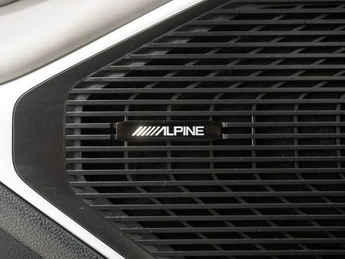 Used 2024 Jeep Wagoneer L Series II w/ Flexible Seating Group image 9