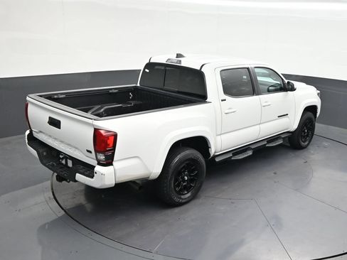 Used 2022 Toyota Tacoma SR5 RWD image 19