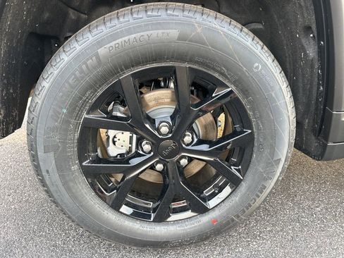 New 2026 Jeep Grand Cherokee Altitude AWD/4WD image 36